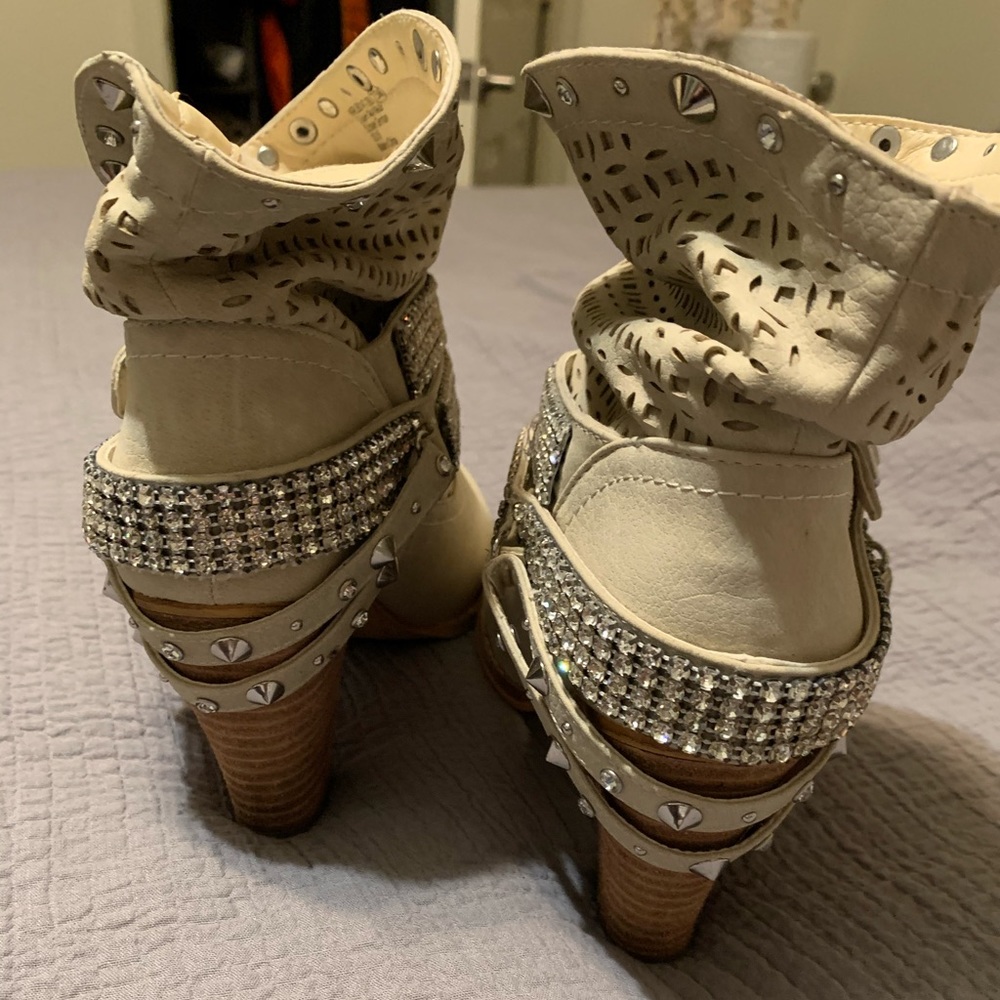 Boots - Picture 2 of 3